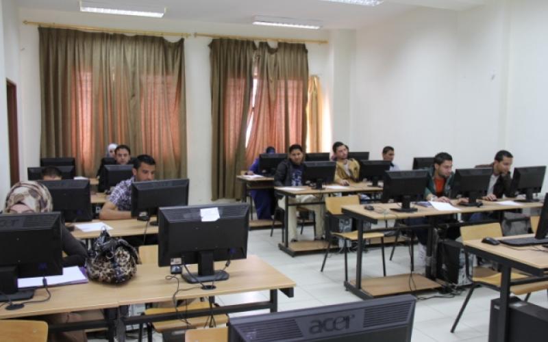 75 ألف طالب جامعي يتقدمون لامتحان الكفاءة