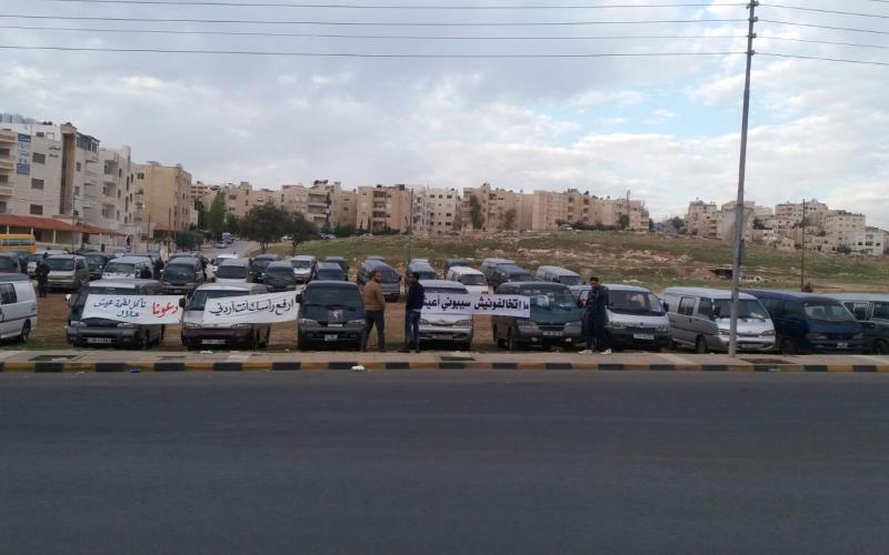 باصات نقل الطلاب تتوقف عن العمل لحين تنظيم المهنة