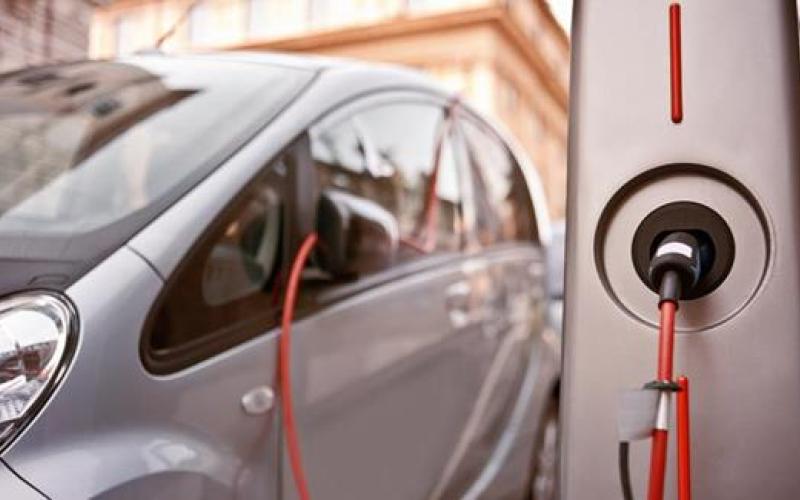 محطات كهرباء لشحن السيارات في عمّان