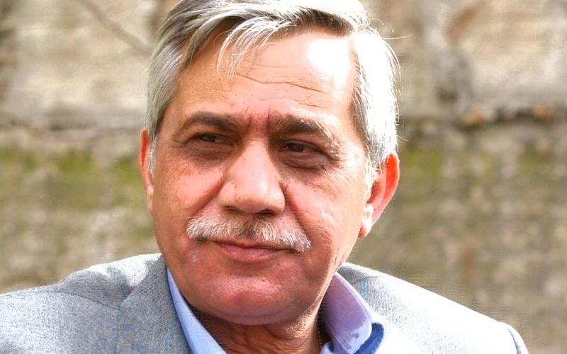 "التغميس خارج الصحن"!