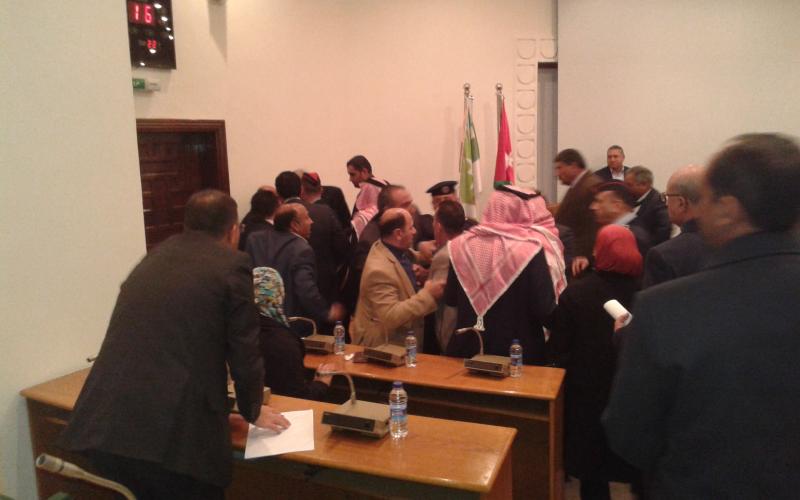 رفع جلسة الأمانة الطارئة إثر خلافات