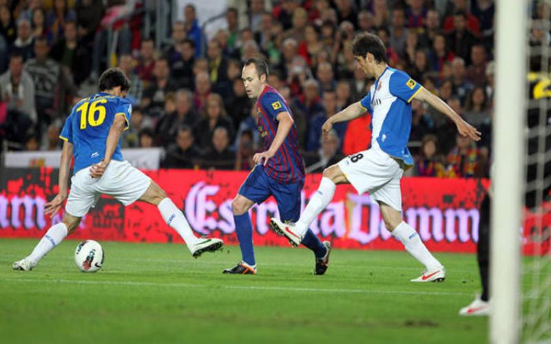 برشلونة يسقط متعادلاً مع أسبانيول - تقرير صوتي