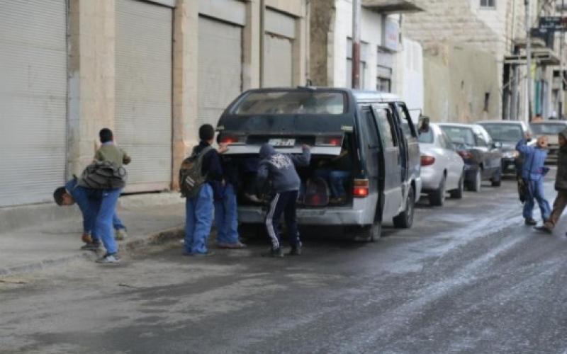 استهجان سائقي "الكيا" من مماطلة "النقل" بتنظيم مهنتهم