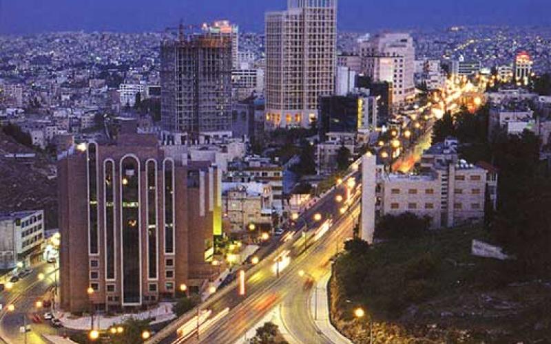 أسوار على الأراضي الفارغة في عمّان