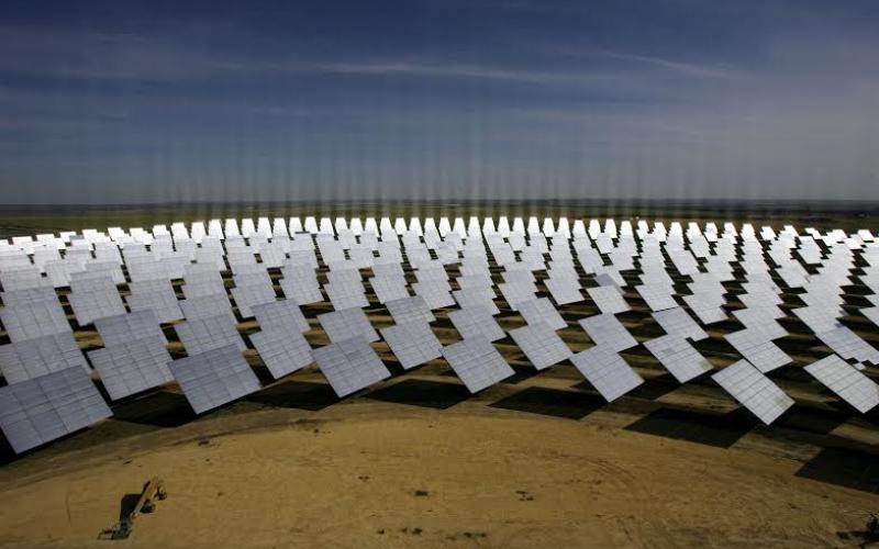 السوريون يترقبون مشاريع الطاقة المتجددة في مخيمات اللجوء