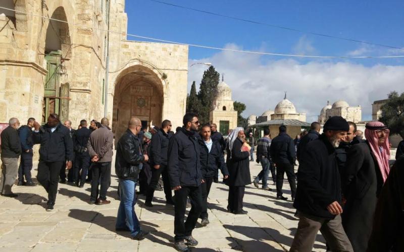 مرابطو وحراس الأقصى يتصدون لاقتحام مستوطنين