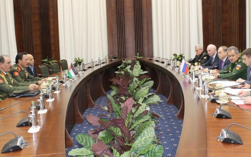 الزبن: الحفاظ على أمن الحدود أولوية القوات المسلحة