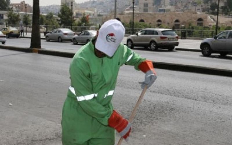 "الضمان" يعتبر مهنة "عامل وطن" خطرة ويطالب الأمانة بالكشوفات