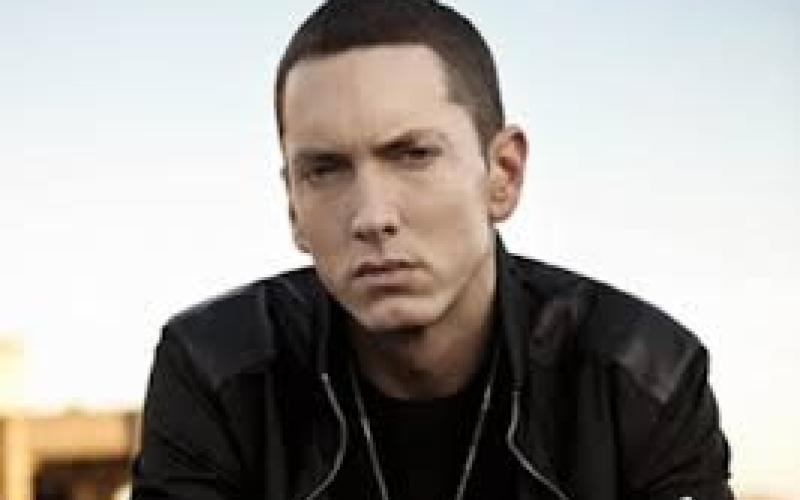 جانب من حياة مغني الراب ايمينم