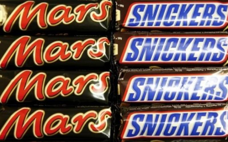 سحب "مارس" و"سنيكرز" من السوق بسبب احتوائها على بلاستيك
