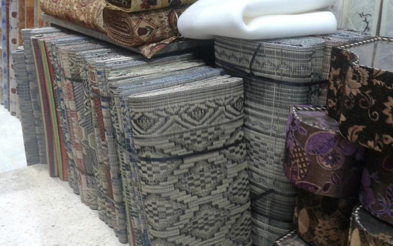 تردي المعيشة يعيد زرقاويين إلى زمن "الحصيرة"