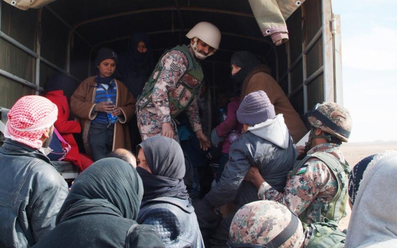 دخول 102 لاجئ سوريّ للأردن