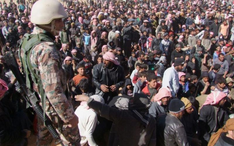 دخول 909 لاجئين سوريين للأردن
