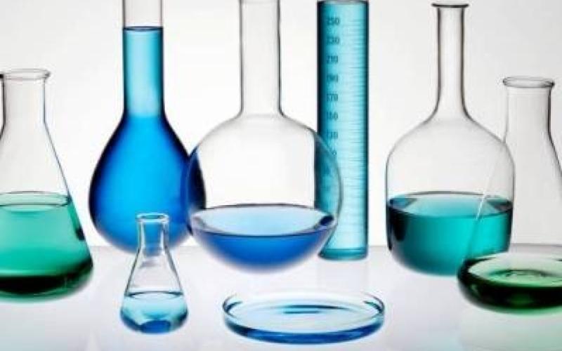 إخلاء مدرستين بالبقعة إثر تسرب مواد كيميائية