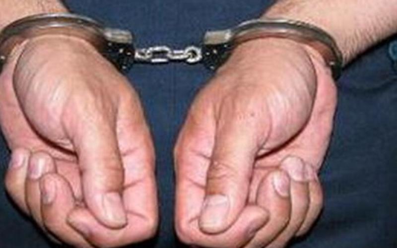 القبض على مشتبه به بتكسير 13 مركبة في إربد