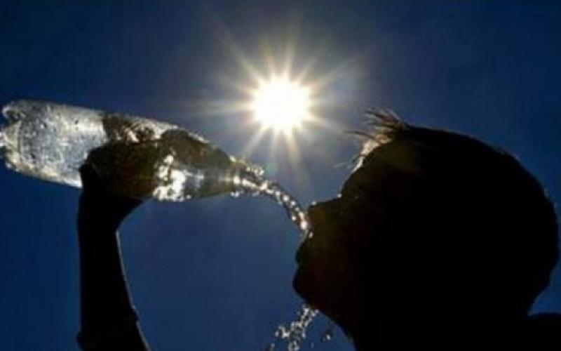 الحرارة أعلى من المعدل بـ 11 درجة والصحة تحذر