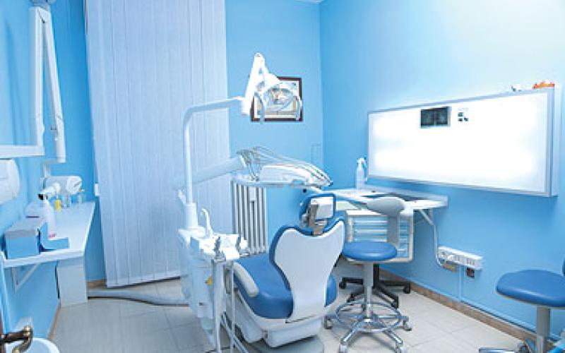 مرضى الاسنان بالزرقاء: "نار العيادات الخاصة ولا جنة مستشفيات الحكومة"