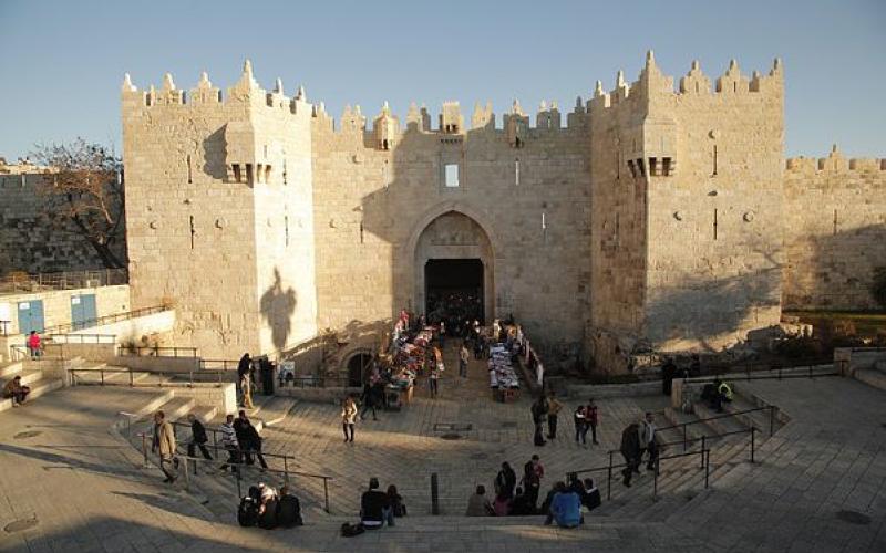 الاحتلال يهدم مُصلى قرب باب العامود بالقدس