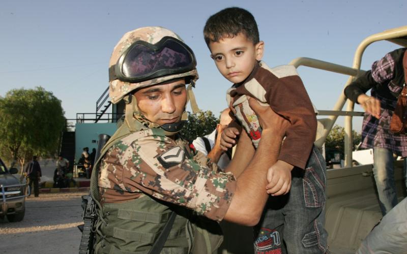 دخول 404 لاجئين سوريّين للأردن