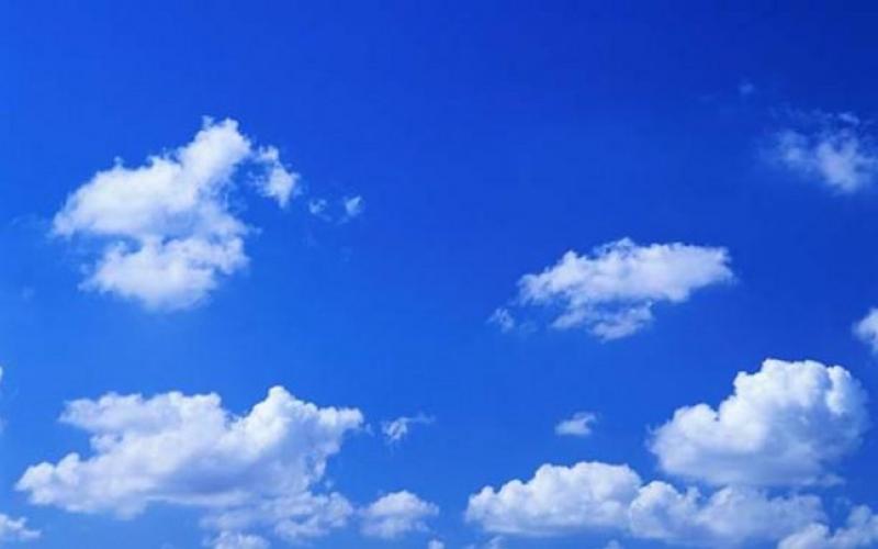 أجواء صيفية معتدلة وظهور للسحب المنخفضة