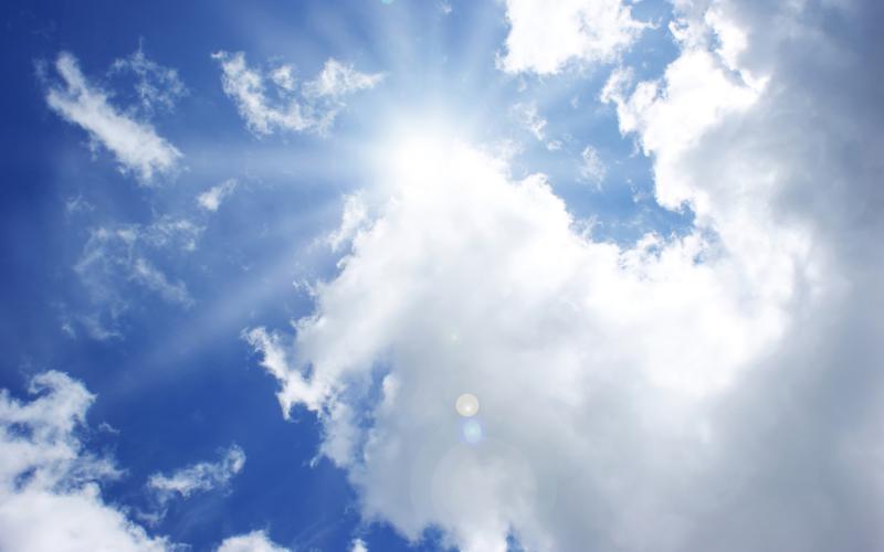 أجواء صيفية والحرارة ضمن معدلاتها السنوية