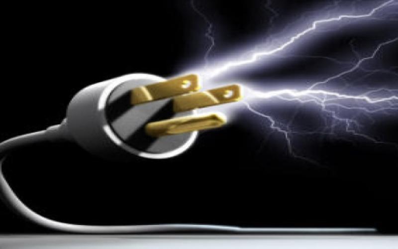 وفاة أب وابنه بصعقة كهربائية