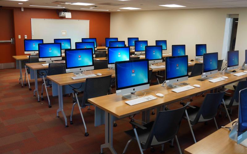 توجه لاحتواء راسبي "التوجيهي" في الكليات التقنية