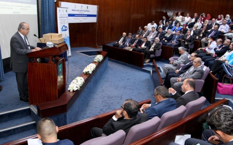 خبراء وأكاديميون يطالبون بإثراء المحتوى الإلكتروني العربي ونشر ثقافة تكنولوجيا الحوسبة