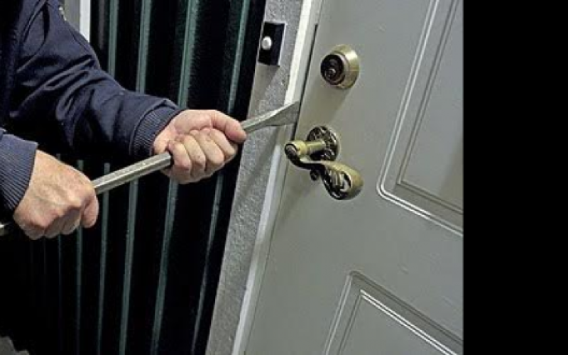 الأمن يلقي القبض على 5 أشخاص بتهمة سرقة 48 منزلاً و7 مركبات في عمّان