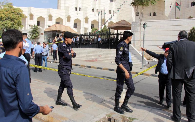 خمس رصاصات على باب قصر العدل