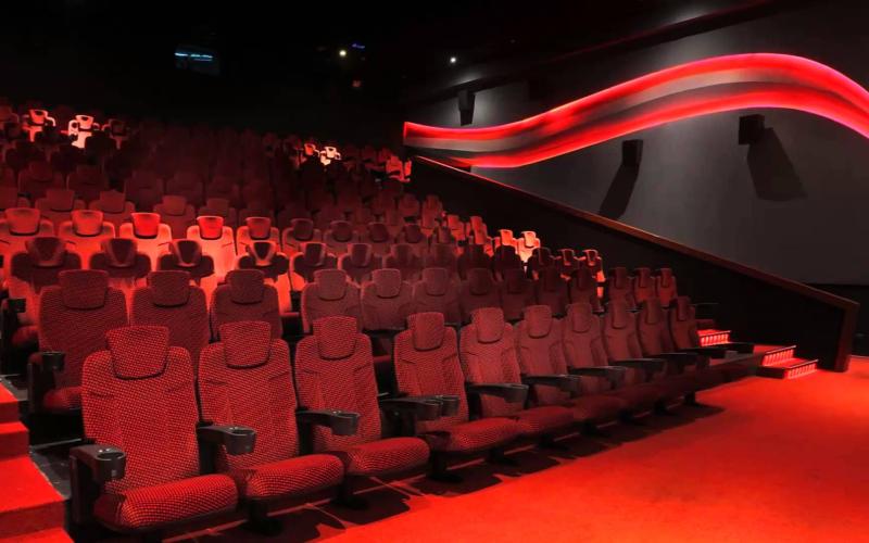 "الأقل حظاً" في مسرح الرينبو