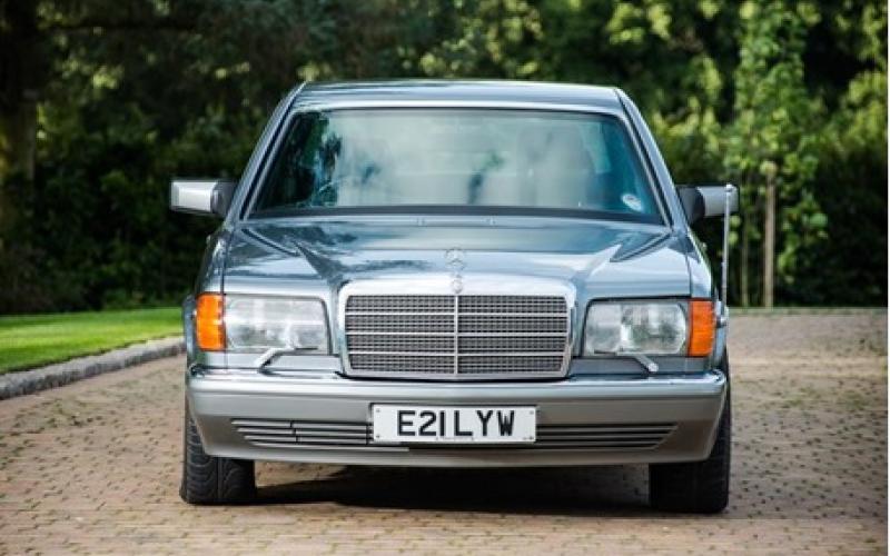 مزاد لبيع سيارة الملك حسين ببريطانيا