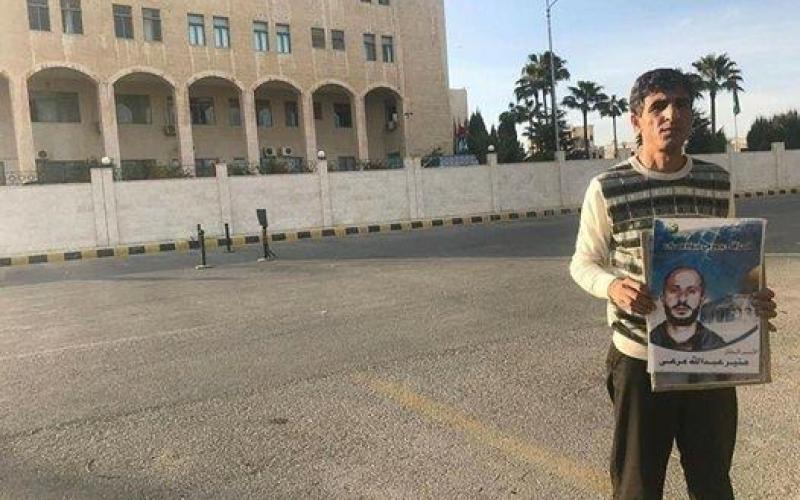شقيق الأسير مرعي يواصل إضرابه لحين تحرك "الخارجية"