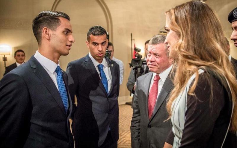 أبو غوش يشتكي حرمانه من دراسته الجامعية