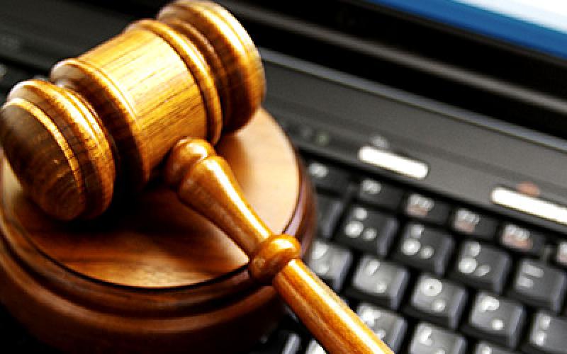 قانون مواقع التواصل.. تكميم أم ضبط؟!