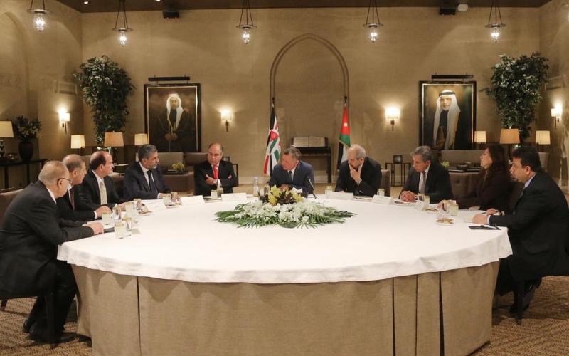 الملك يوجه الحكومة لإجراء انتخابات مجالس المحافظات والبلديات