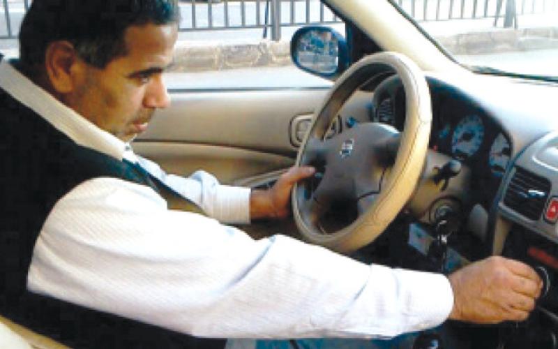 راديو البلد: من الإنترنت إلى سائقي التكسي