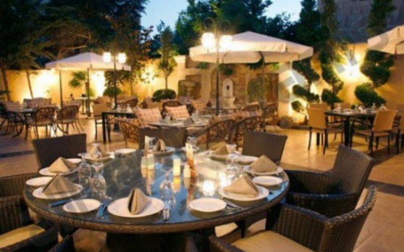 وقف تراخيص المطاعم السياحية بالمناطق التجارية المحلية