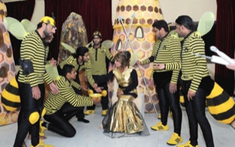 "مملكة النحل"