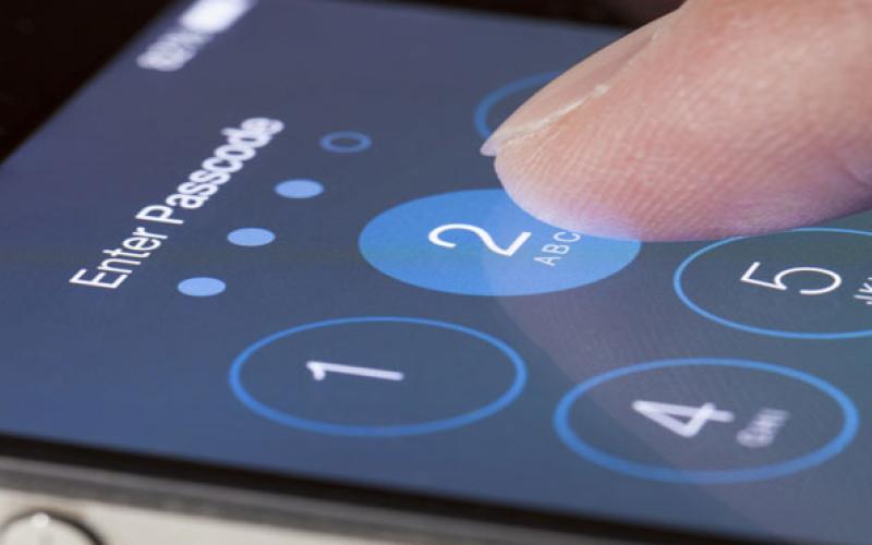 “آبل” تضم “هاكر” شهيرًا إلى فريقها الأمني