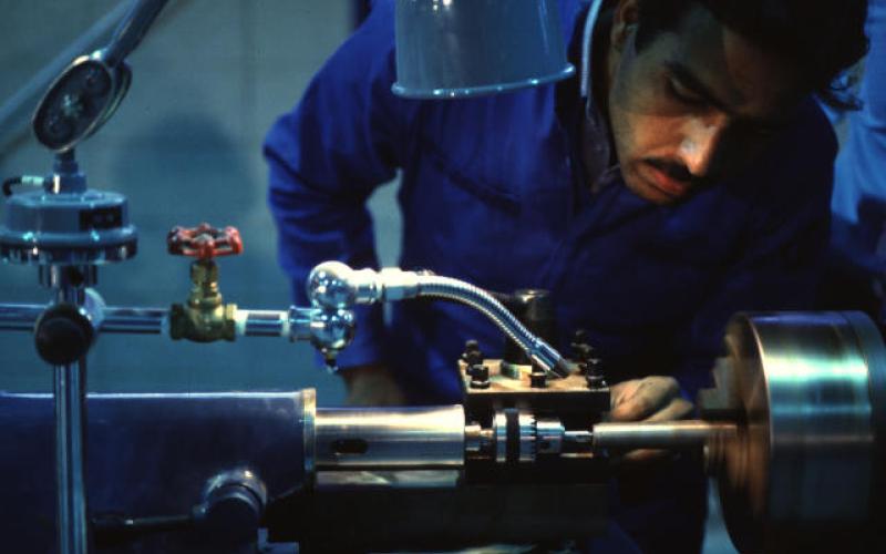 التدريب المهني والتقني.. تراجع الإقبال وضعف دور القطاع الخاص