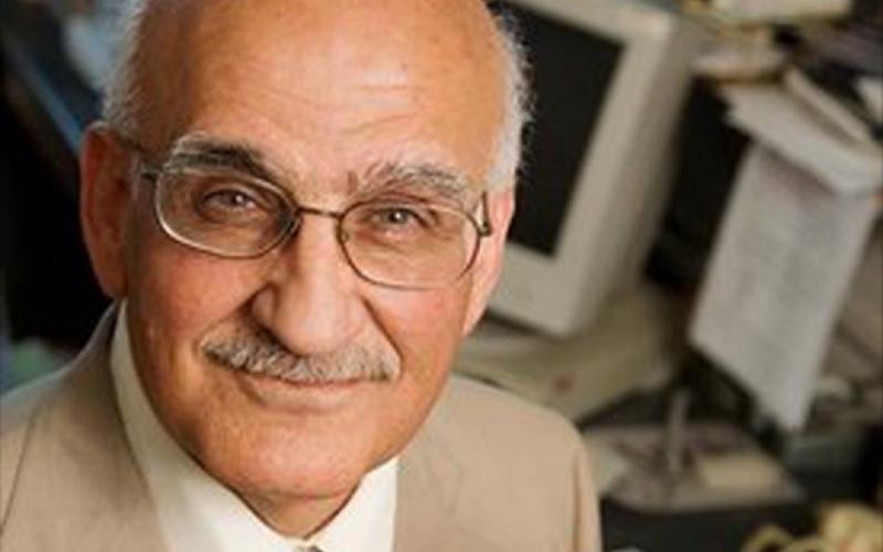 معرض كتب "تحية إلى علي نايفة"