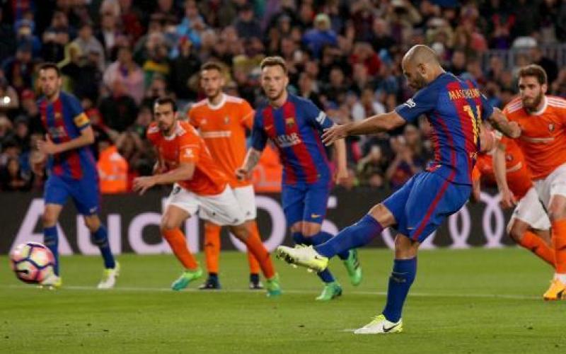 برشلونة وريال مدريد يواصلان التنافس على لقب الدوري