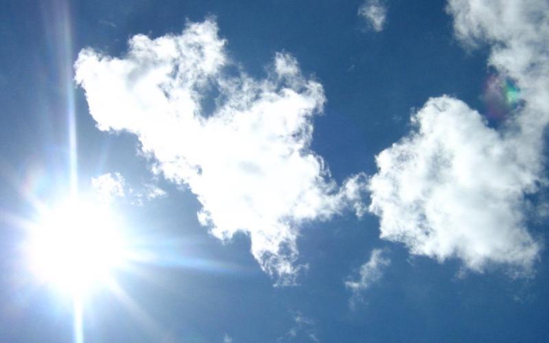 أجواء مشمسة ومعتدلة