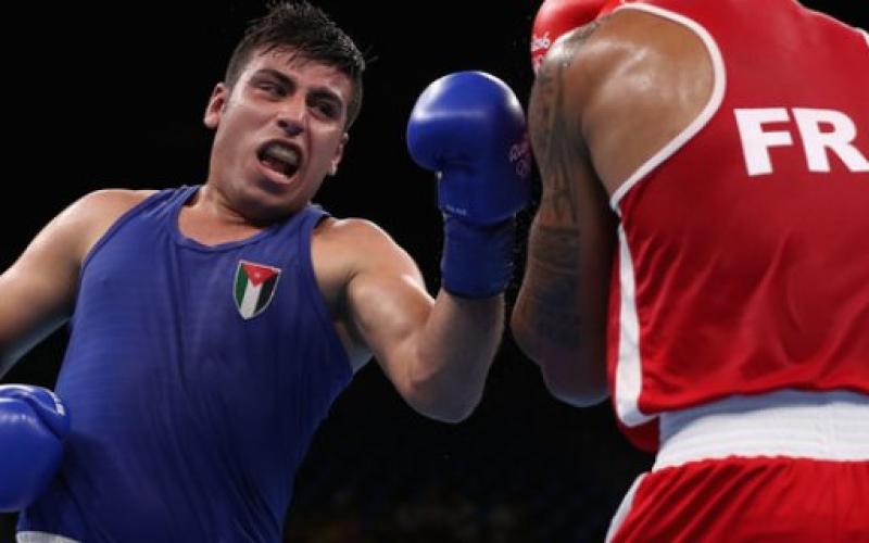 حسين عشيش يتأهل إلى نصف نهائي بطولة آسيا للملاكمة