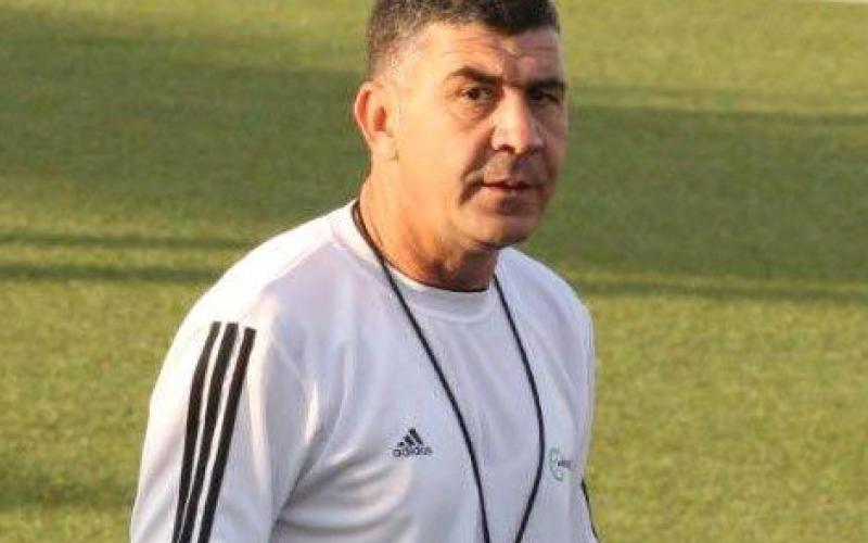 "البقعة" يعين السوري خانكان مدربا لفريق الكرة