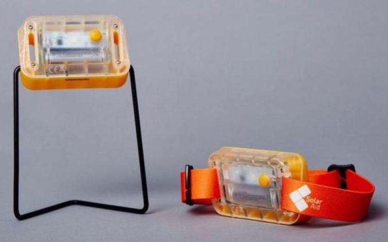تصميم المصباح الشمسي الأرخص في العالم