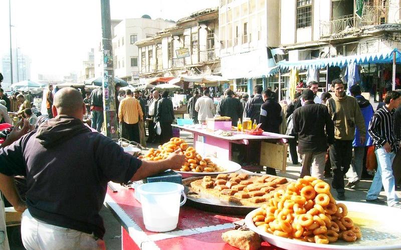 تحذيرات من شراء الأغذية المعروضة تحت الشمس