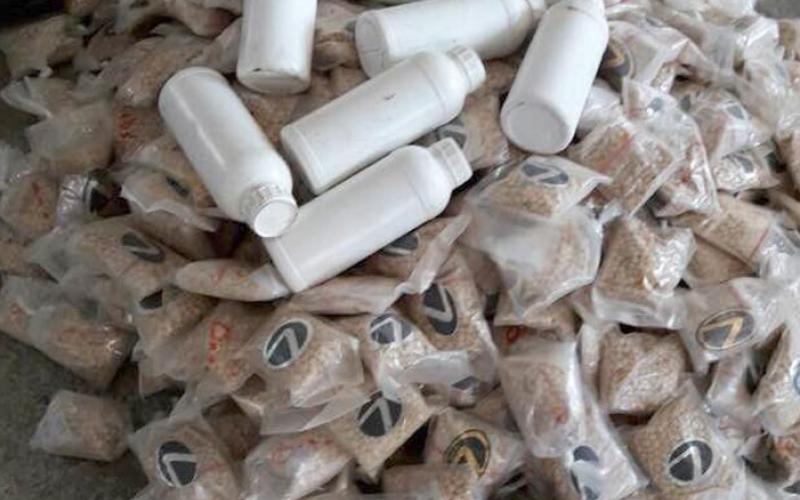 ضبط 450 ألف حبة مخدرة والقبض على 3 مطلوبين