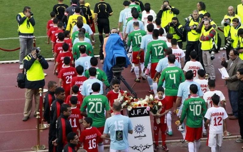 هتافات "الوحدات" و"الفيصليّ" تكشف جدل الهويّة في الأردن